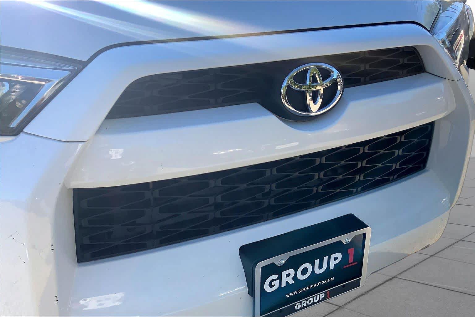 Used 2018 Toyota 4Runner SR5 Premium AWD/4WD image 29