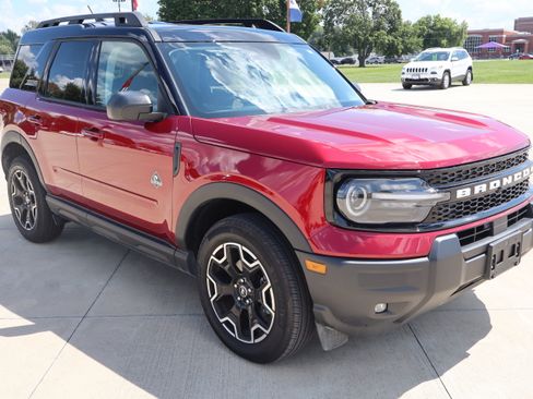 Used 2025 Ford Bronco Sport Outer Banks AWD/4WD image 3