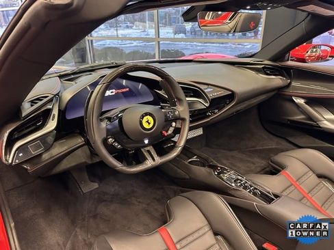 Used 2023 Ferrari SF90 Spider image 21