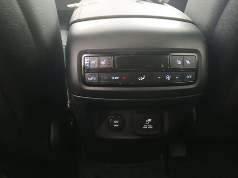 Used 2024 Hyundai Palisade Limited FWD image 11