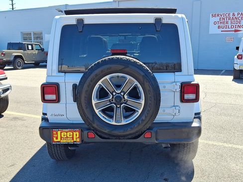 Certified 2022 Jeep Wrangler Unlimited Sahara w/ Cold Weather Group AWD/4WD image 5