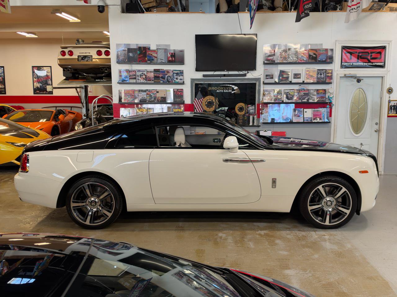 Used 2016 Rolls-Royce Wraith RWD image 5