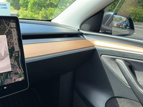 Used 2023 Tesla Model Y Performance AWD/4WD image 15