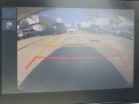 Used 2023 Hyundai Venue SEL FWD image 12
