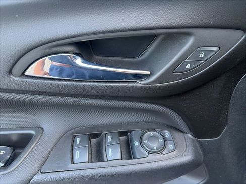 Used 2023 Chevrolet Equinox RS w/ RS Leather Package image 21