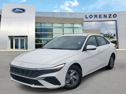 Used 2025 Hyundai Elantra SE