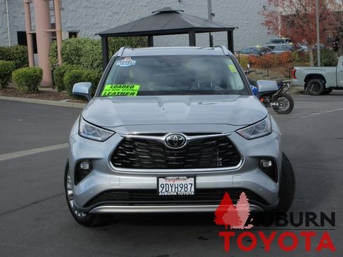 Used 2023 Toyota Highlander Platinum image 28