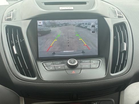 Used 2017 Ford Escape SE w/ Equipment Group 201A image 22