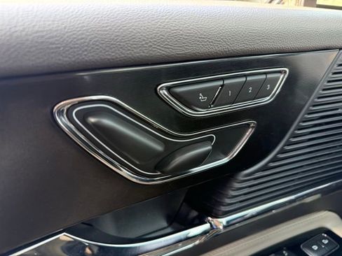 Used 2022 Lincoln Corsair AWD w/ Premium Package image 35