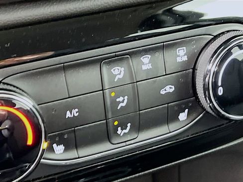 Used 2022 Buick Encore GX Preferred w/ Cold Weather Comfort Package image 19