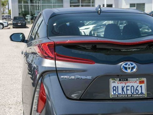 Used 2019 Toyota Prius Prime Plus w/ Carpet Mat Package image 6