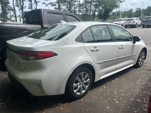 Used 2023 Toyota Corolla LE w/ Carpet Mat Package (TMS) FWD image 5