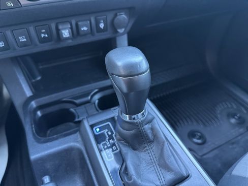 Used 2023 Toyota Tacoma TRD Off-Road image 10