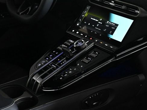 Used 2026 Aston Martin V8 Vantage Coupe image 25