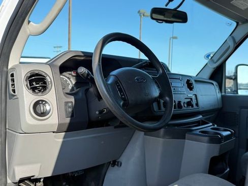 Used 2014 Ford E-250 and Econoline 250 image 5