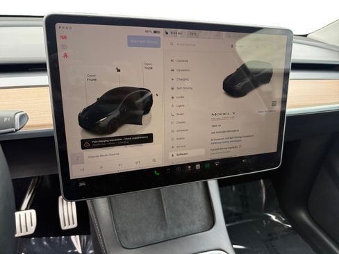 Used 2024 Tesla Model Y Performance AWD/4WD image 11