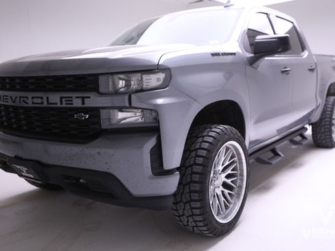 Used 2020 Chevrolet Silverado 1500 Custom w/ Custom Value Package image 1