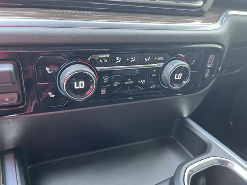 Used 2022 Chevrolet Silverado 1500 LT Trail Boss w/ LT Trail Boss Premium Package AWD/4WD image 19