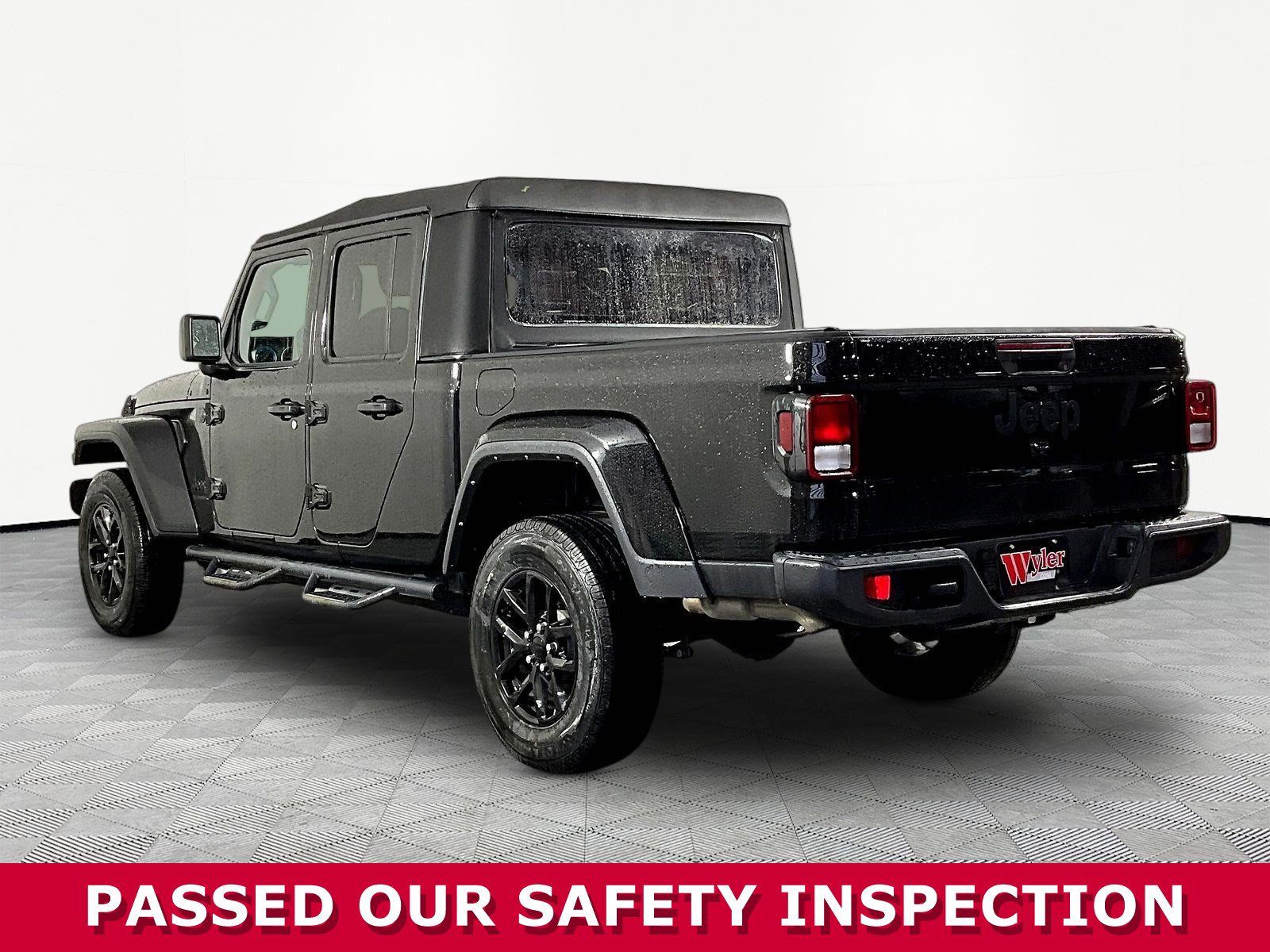 Used 2022 Jeep Gladiator Sport AWD/4WD image 4