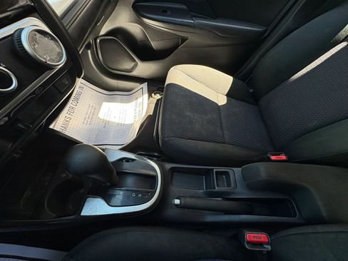 Used 2020 Honda Fit LX image 34