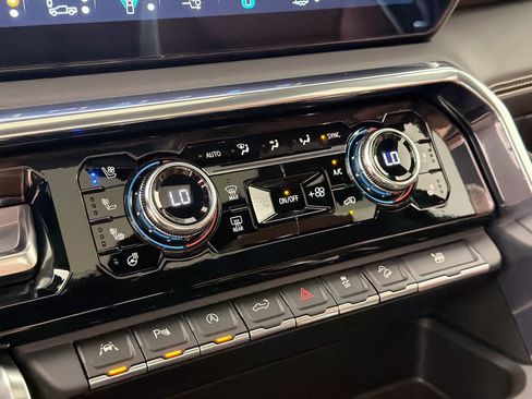 Used 2023 GMC Sierra 1500 Denali Ultimate image 15