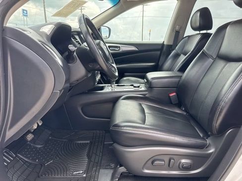 Used 2020 Nissan Pathfinder SL AWD/4WD image 2