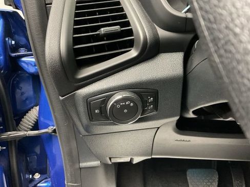 Used 2021 Ford EcoSport SE w/ SE Convenience Package image 14