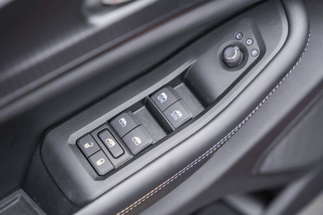 Used 2025 Jeep Grand Cherokee Laredo X w/ Luxury Tech Group I AWD/4WD image 48