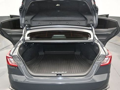 Used 2025 Toyota Camry SE image 14