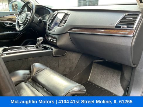 Used 2017 Volvo XC90 T6 Momentum image 9