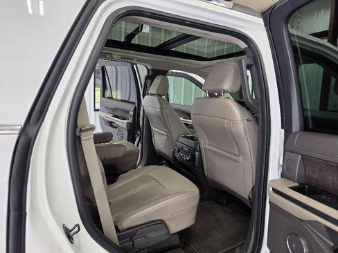 Used 2021 Ford Expedition Limited image 12