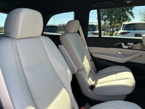 New 2026 Mercedes-Benz GLS 450 4MATIC image 34
