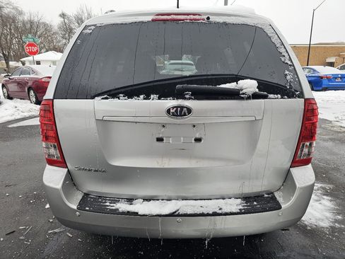 Used 2012 Kia Sedona LX image 10