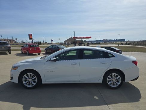Used 2023 Chevrolet Malibu LT image 2