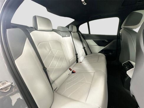 New 2026 BMW i5 eDrive40 w/ M Sport Package RWD image 28