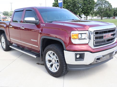 Used 2014 GMC Sierra 1500 SLT w/ SLT Crew Cab Value Package AWD/4WD image 3