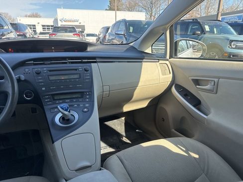 Used 2010 Toyota Prius Five image 10