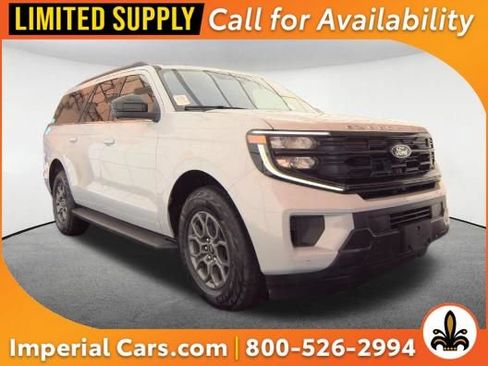Used 2025 Ford Expedition Max Active AWD/4WD image 1