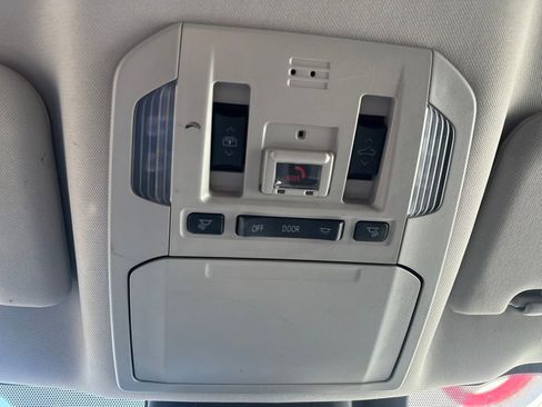 Used 2021 Toyota Highlander Platinum image 16