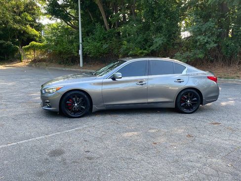 Used 2015 INFINITI Q50 w/ Moonroof Package RWD image 8