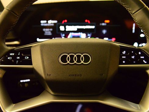 Certified 2025 Audi Q5 Premium w/ Convenience Package image 13