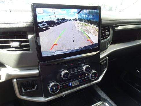 Used 2024 Ford Expedition Max XLT AWD/4WD image 8