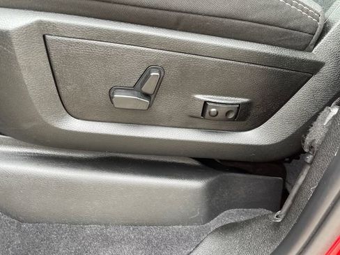 Used 2024 RAM 2500 Big Horn w/ Night Edition AWD/4WD image 42