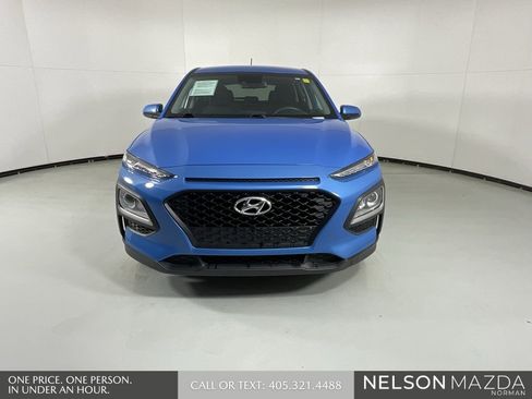Used 2021 Hyundai Kona SE image 2
