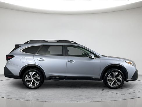 Used 2022 Subaru Outback Limited AWD/4WD image 4