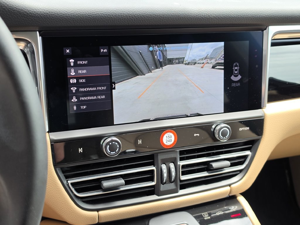 Certified 2026 Porsche Macan AWD/4WD image 24