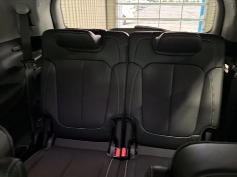 Used 2022 Jeep Grand Cherokee L Limited image 14