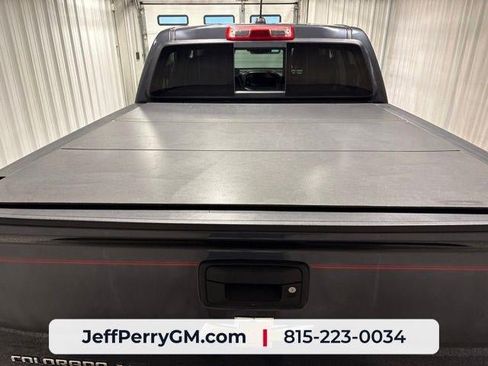Used 2017 Chevrolet Colorado Z71 AWD/4WD image 29