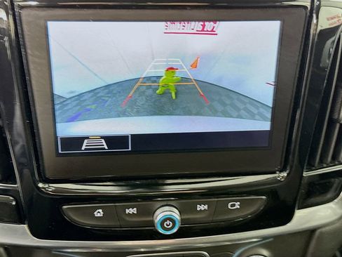 Used 2021 Chevrolet Traverse LT image 5