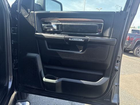 Used 2016 RAM 1500 Laramie w/ Convenience Group image 28